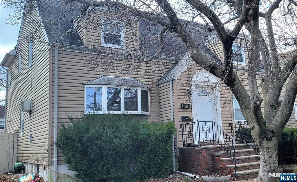 125-127 Canterbury Avenue - Photo 1