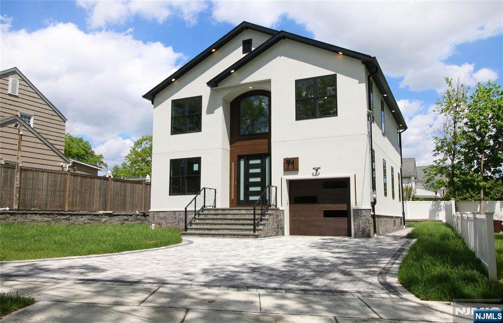 71 Canterbury Court - Photo 1