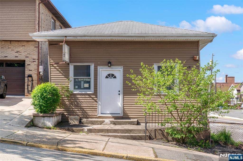 418 Brinkerhoff - Photo 1