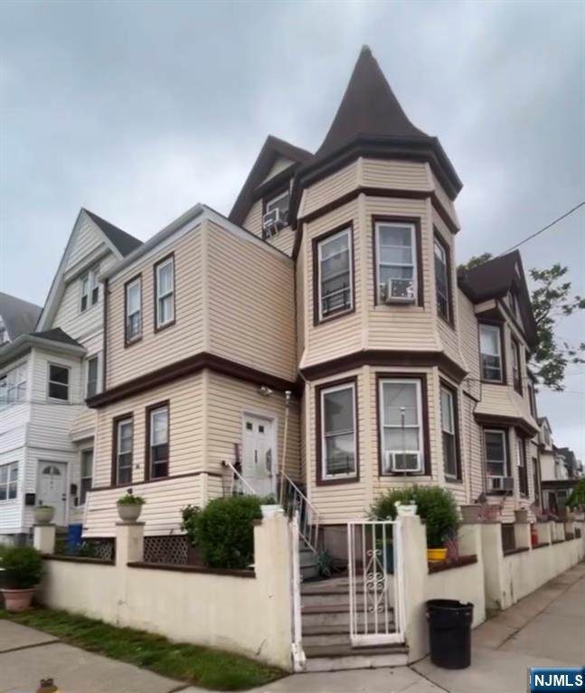 269 17th Avenue - Photo 1