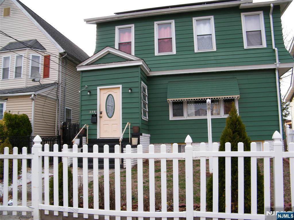 239 Nesbit - Photo 1