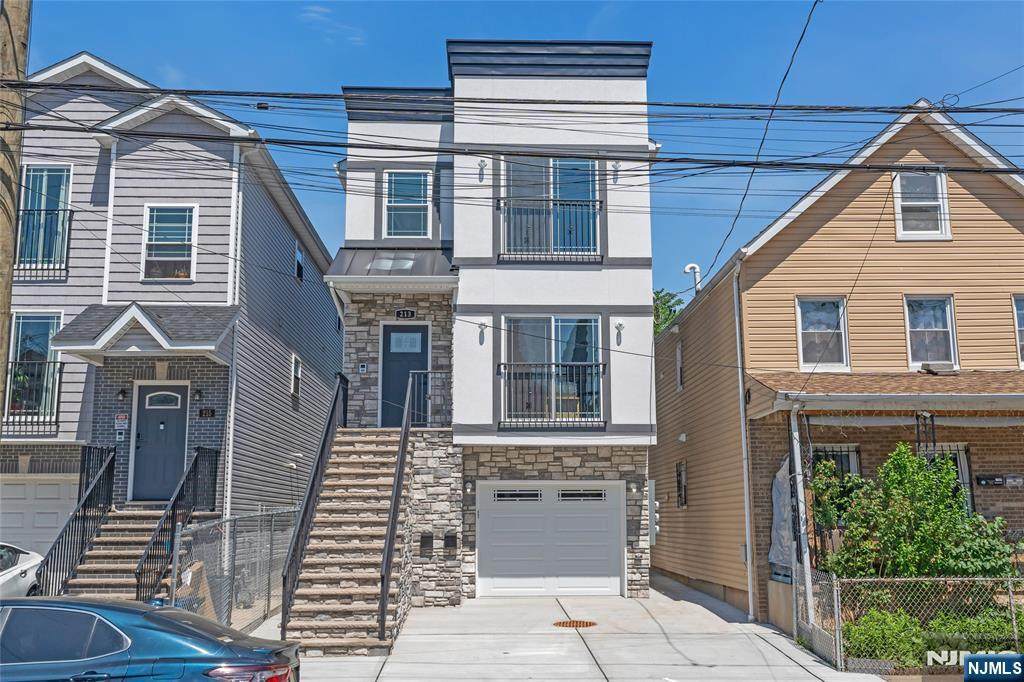 213 Pine Street - Photo 1