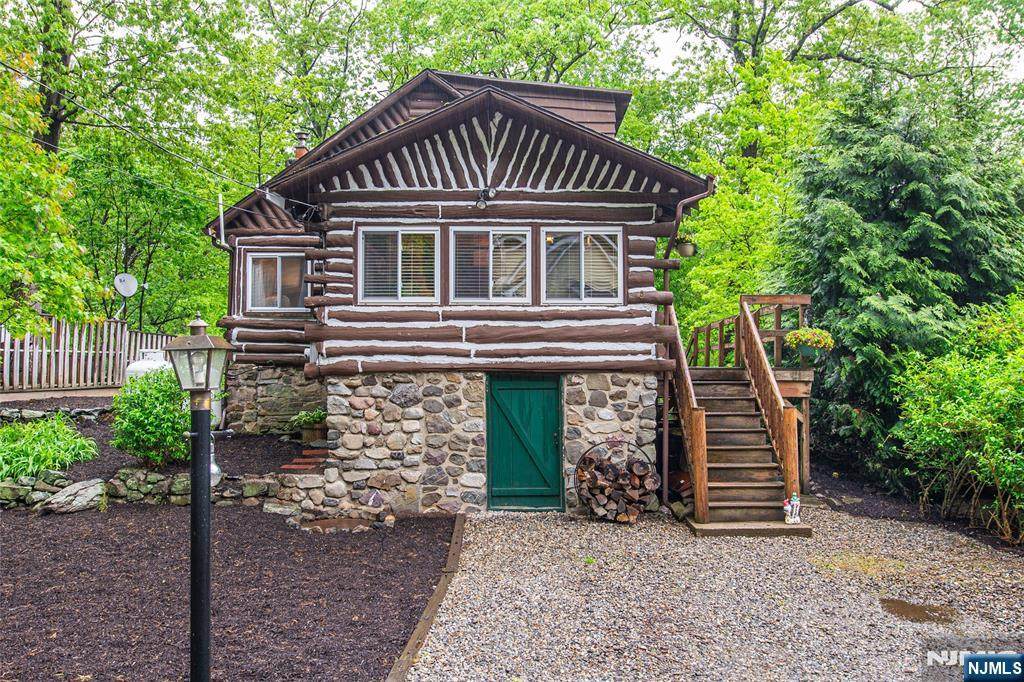 51 Dogwood Lane - Photo 1