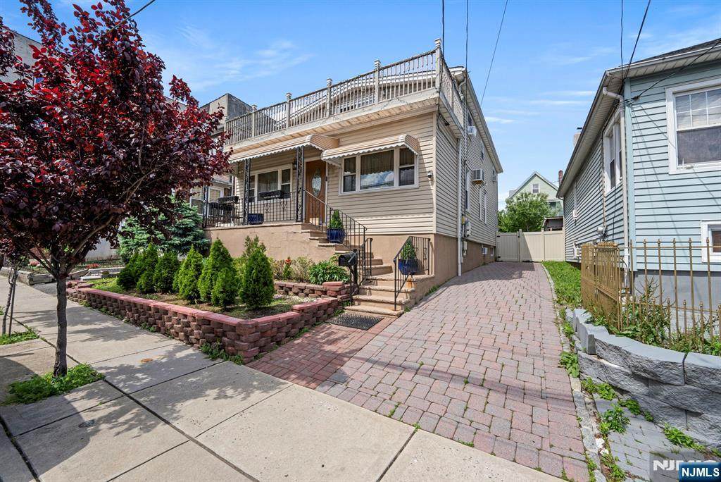 263 Morningside Avenue - Photo 1