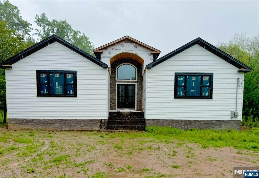 1153 Linwood - Photo 1