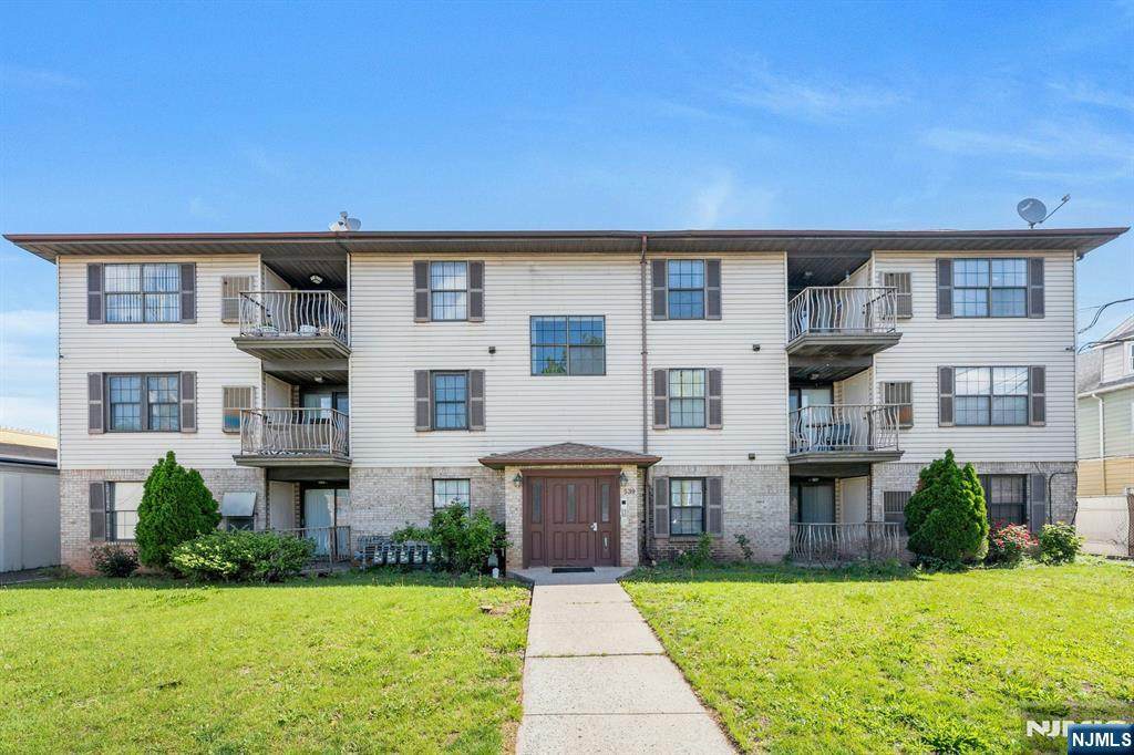 539 Bayway Avenue - Photo 1