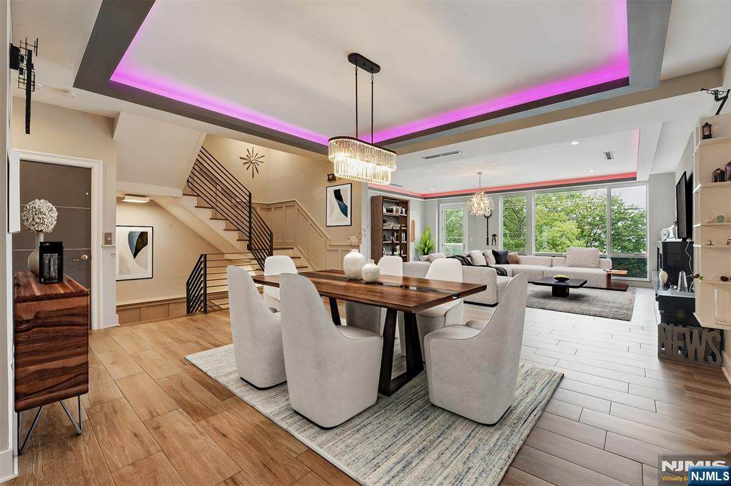 26 Hudson Terrace - Photo 1