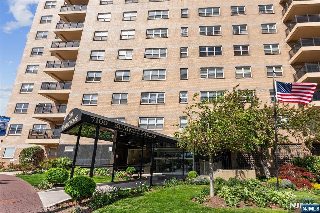 7100 Boulevard East - Photo 1