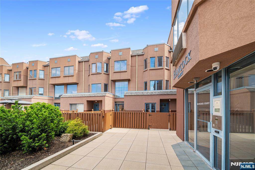 307 Hancock Court - Photo 1