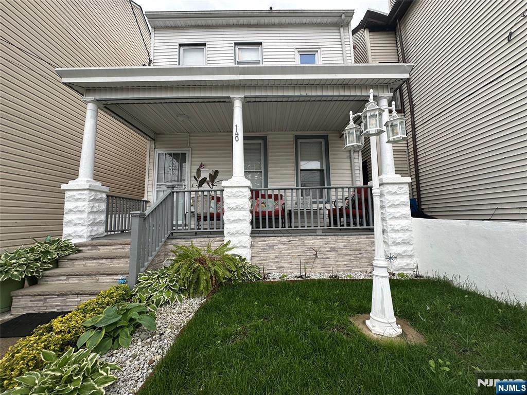140 Oak Street - Photo 1