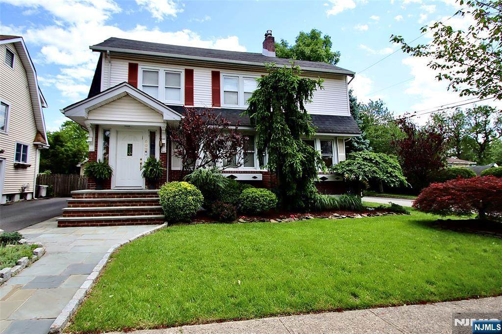 5-02 Morlot Avenue - Photo 1