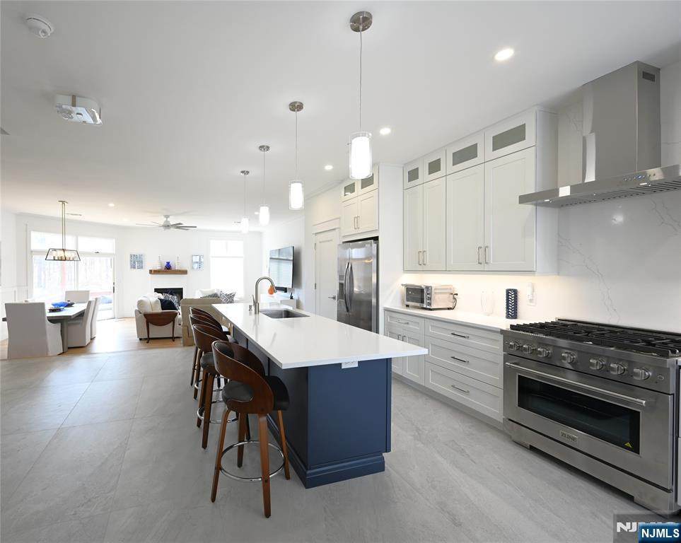 11 St Charles Avenue - Photo 1
