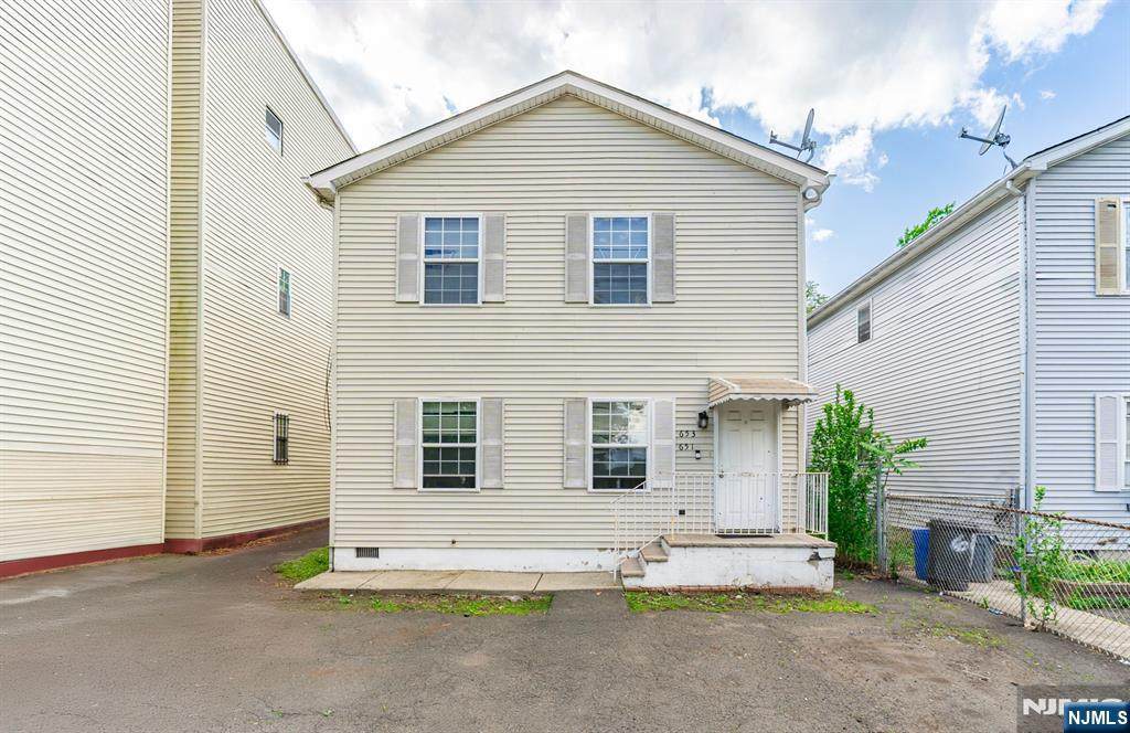 651-653 17th Street - Photo 1