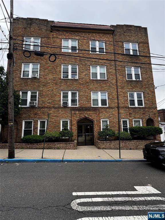 292 Lawton - Photo 1