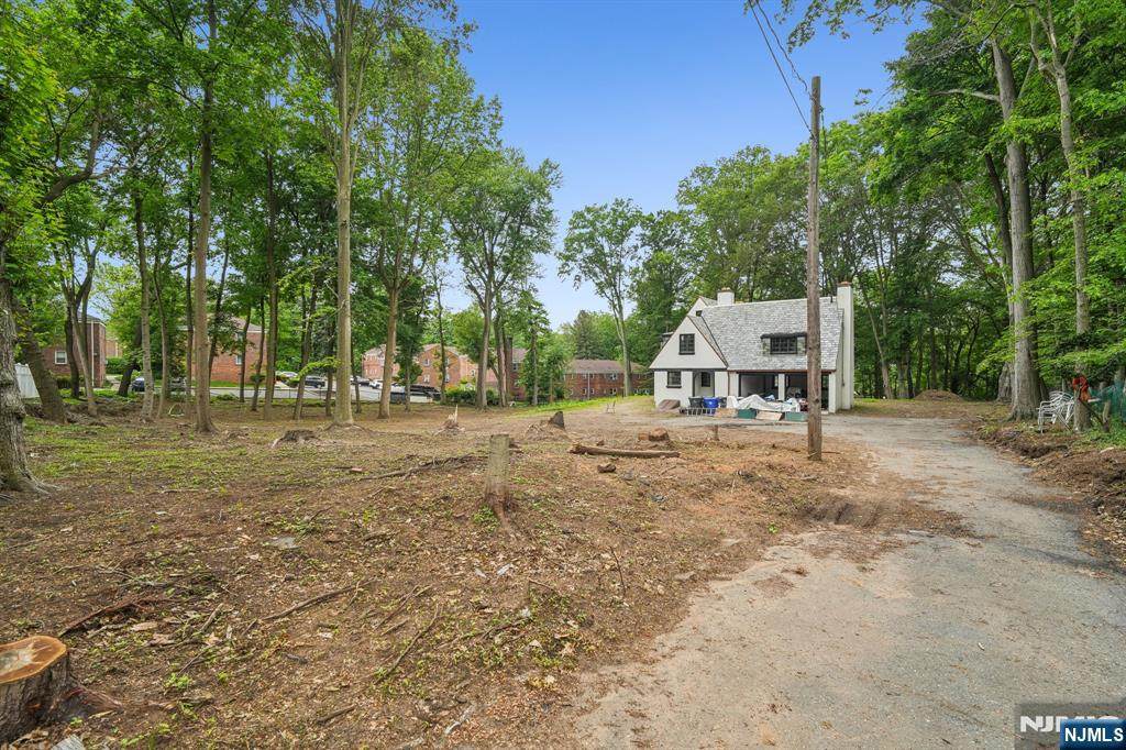 206 Central Avenue - Photo 1