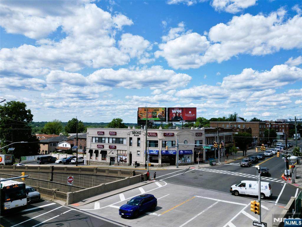 1 Columbia Avenue - Photo 1