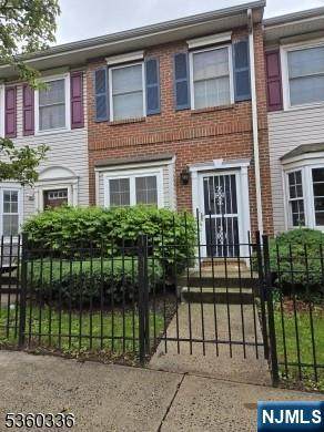 292 Kinney Street - Photo 1