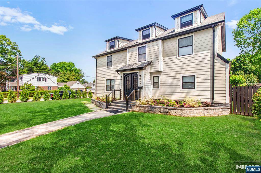 309 Clinton Avenue - Photo 1