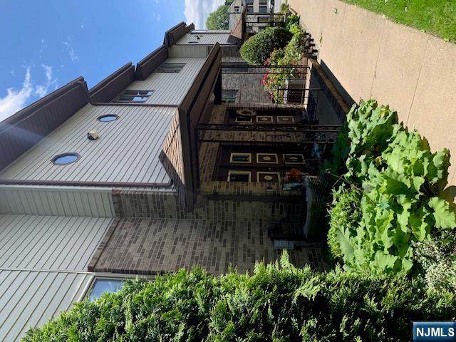 678 Broad Street - Photo 1