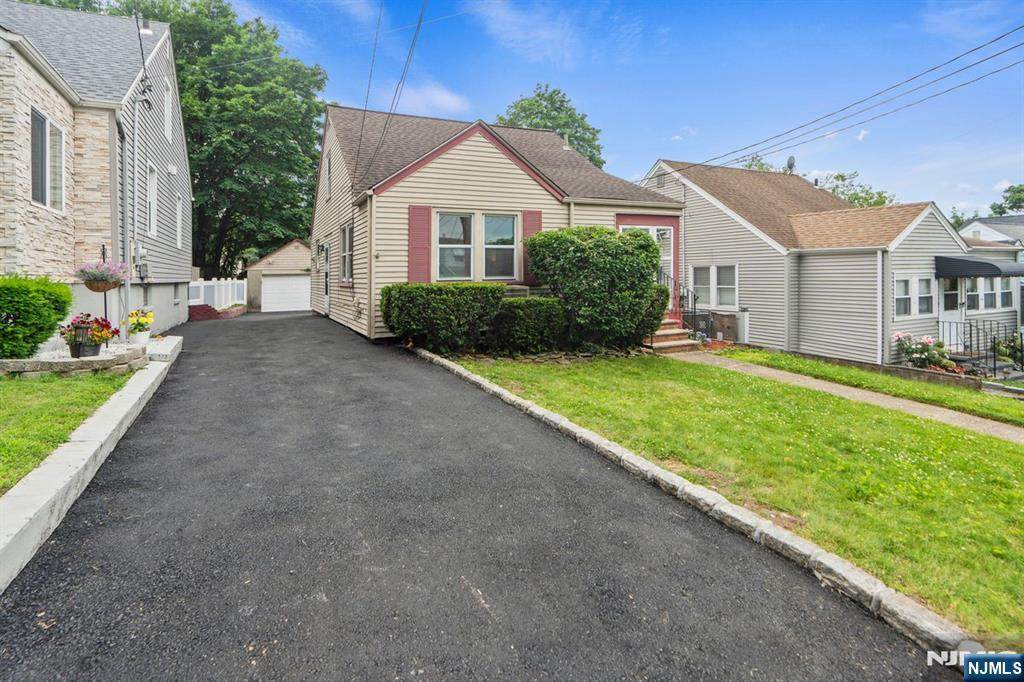 82 Elston Street - Photo 1