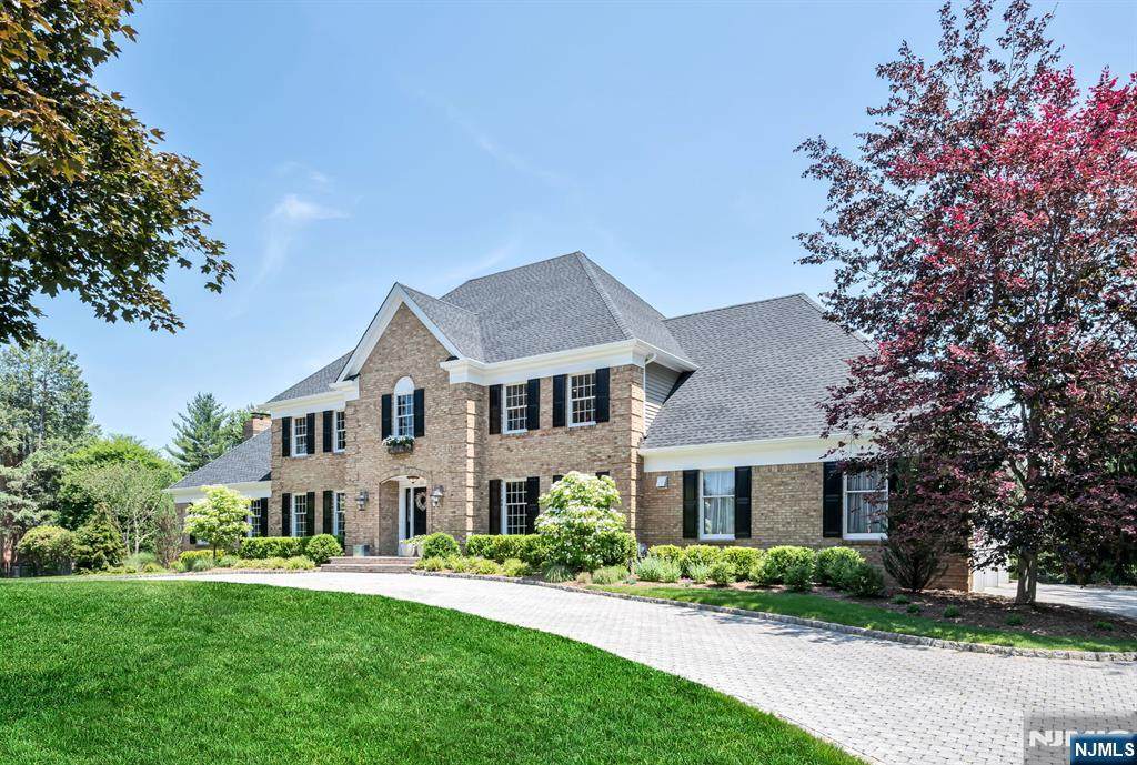 813 Sussex Road - Photo 1