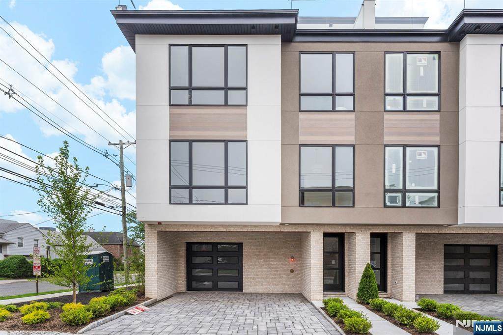 2286 7th Avenue - Photo 1
