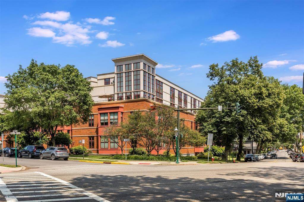 85 Park Avenue - Photo 1