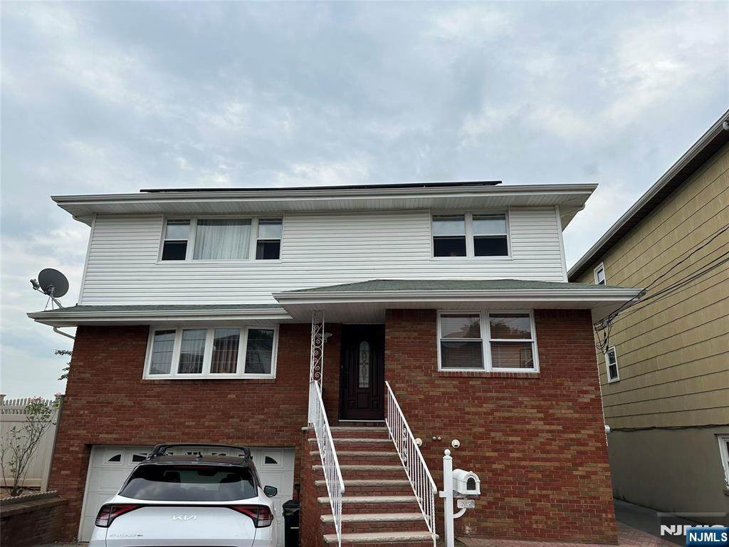 285 Adams - Photo 1