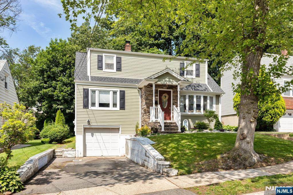39 Division Avenue - Photo 1