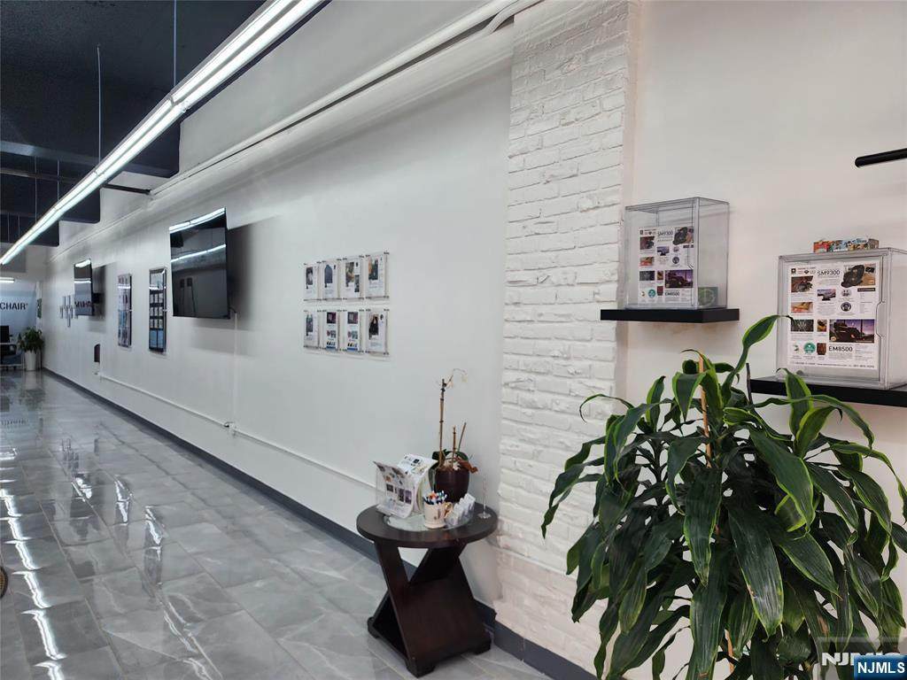 408 Broad Avenue - Photo 1