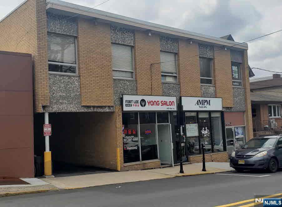 442 Main Street - Photo 1