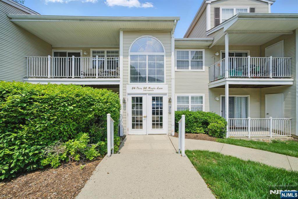 92 Maple Lane - Photo 1
