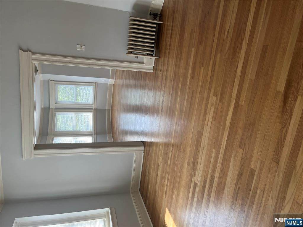 638 Bloomfield - Photo 1