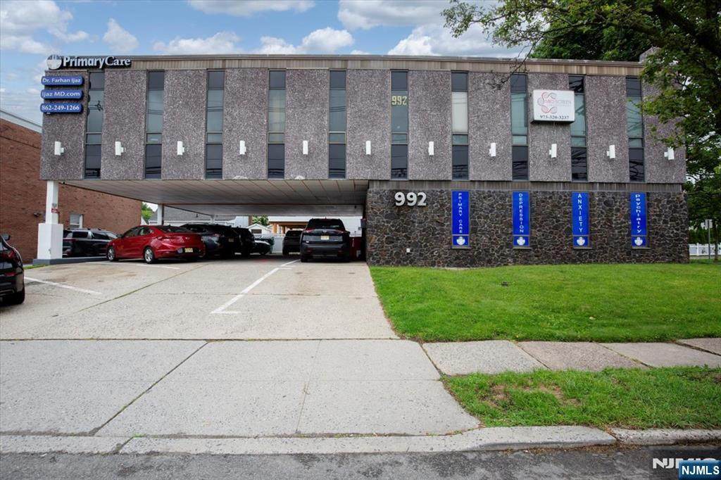 992 Clifton Avenue - Photo 1