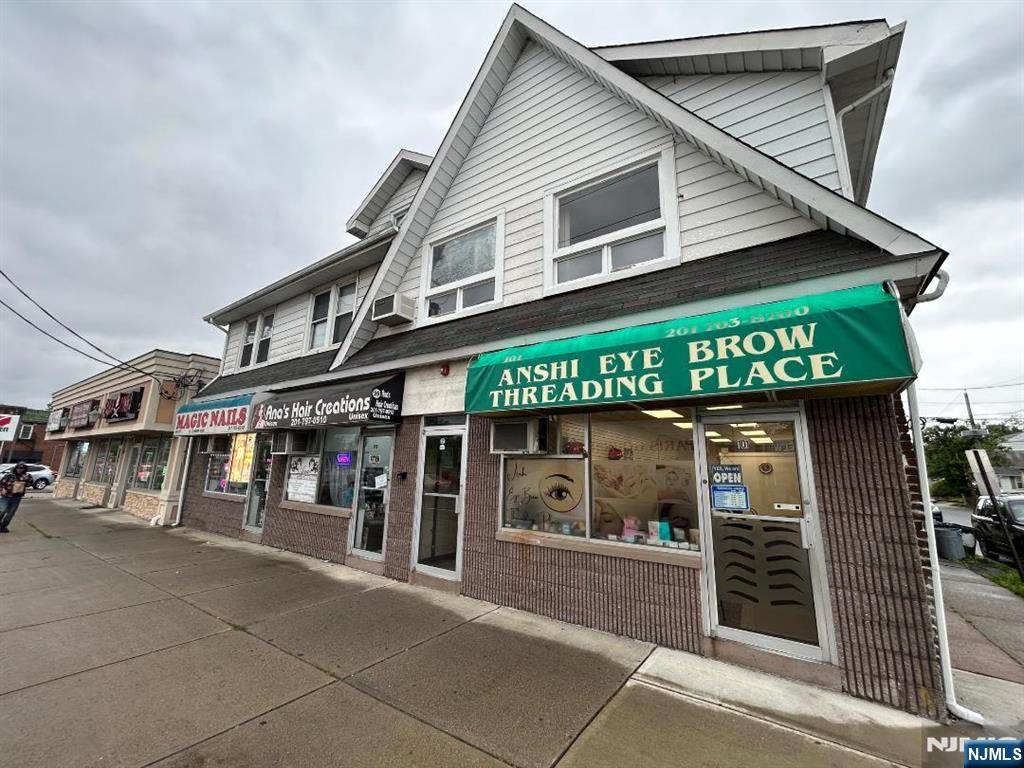 99 Broadway - Photo 1