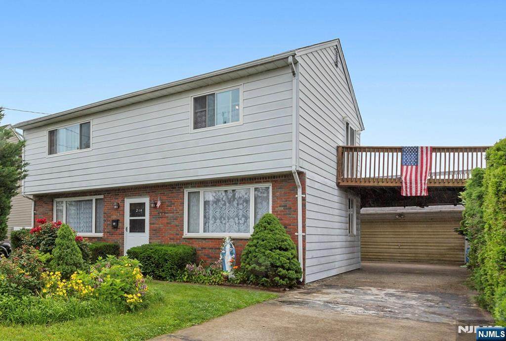214 Alberta Drive - Photo 1