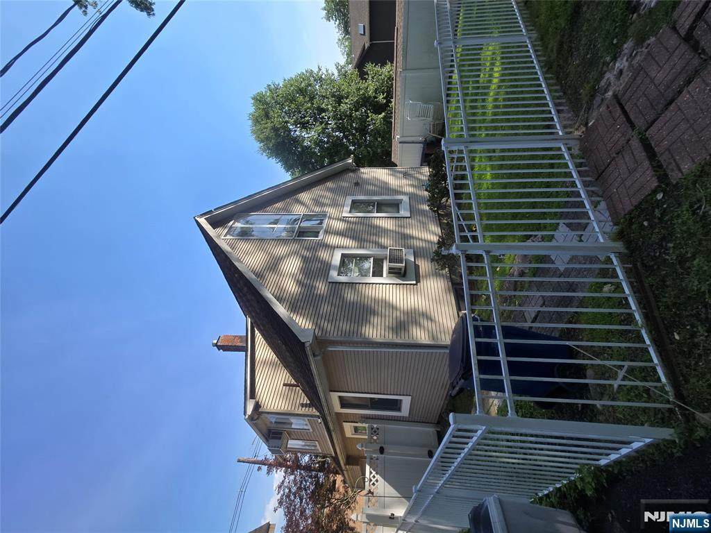 53 Broad - Photo 1