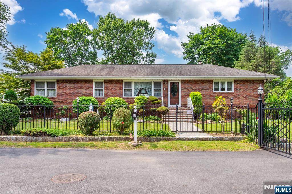 27 Colville Road - Photo 1