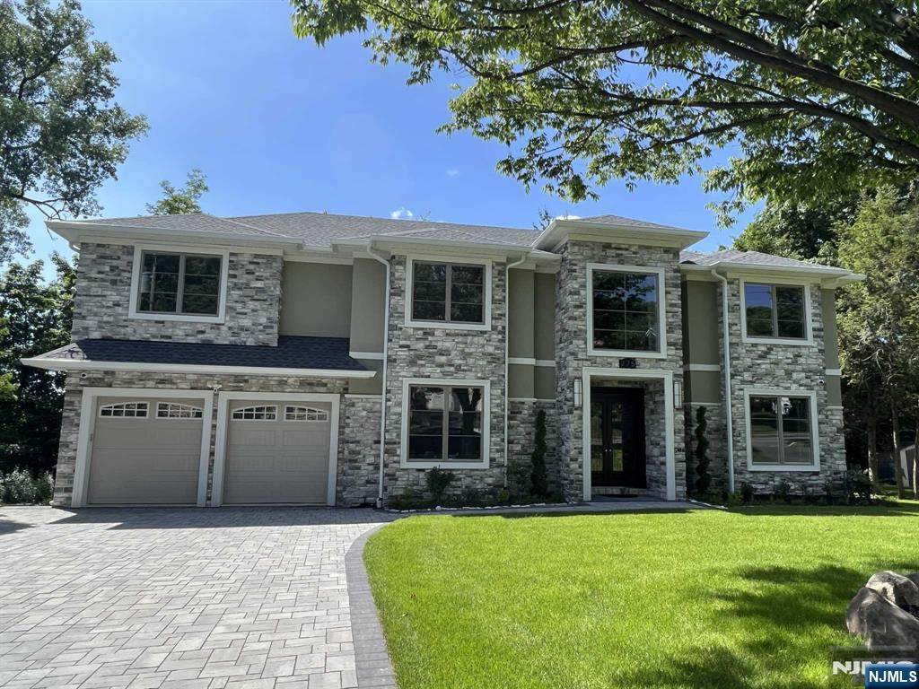 275 Gorden Drive - Photo 1