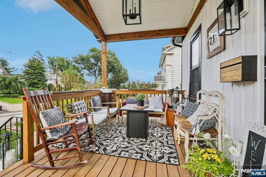 21 Mountainview Avenue - Photo 1