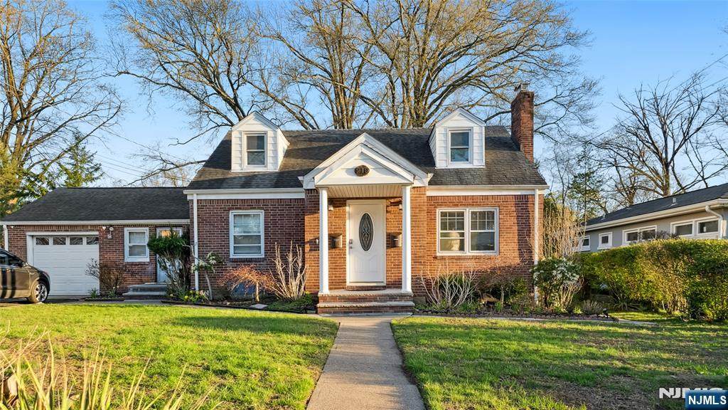 219 Lexington - Photo 1