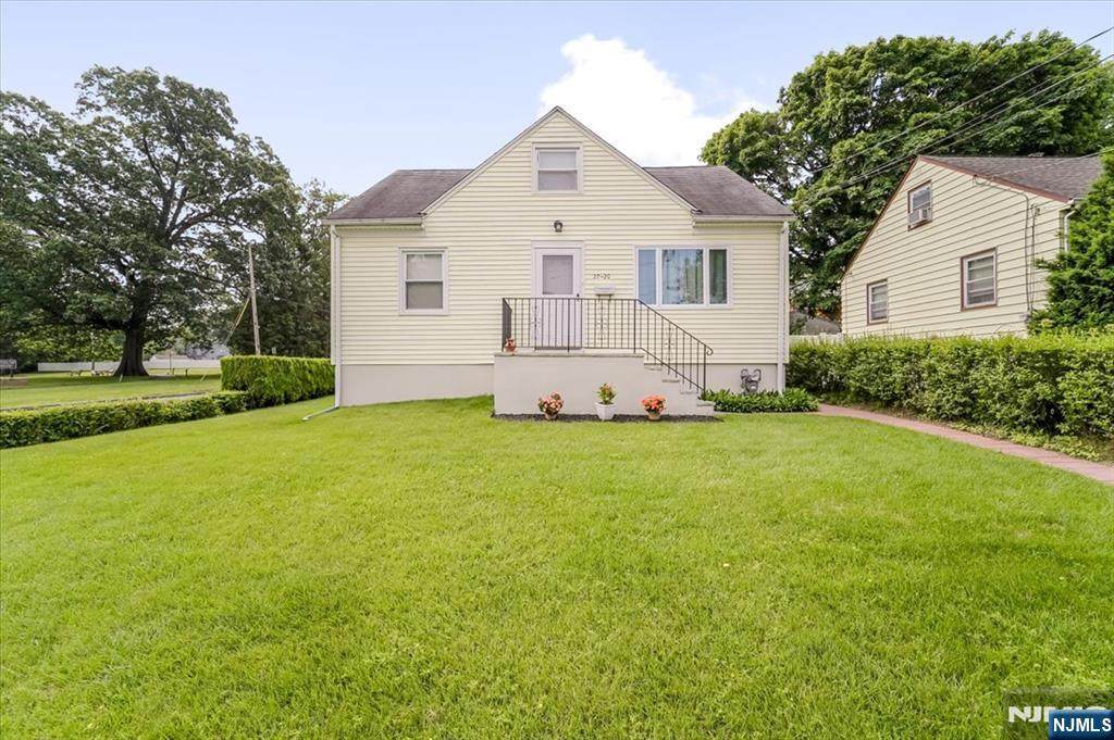 27-20 Kipp Street - Photo 1