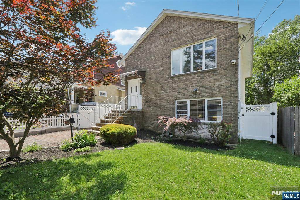 237 Madison Avenue - Photo 1