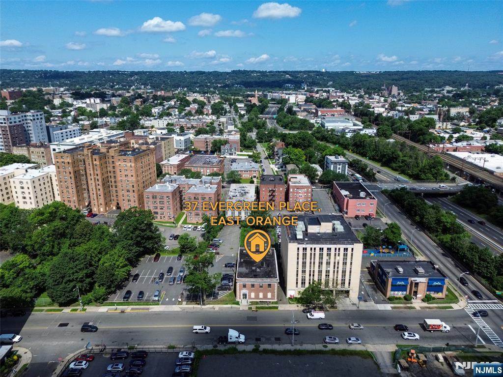 37 Evergreen Place - Photo 1