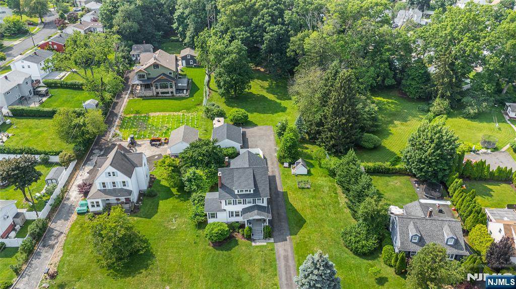 178 Grove Avenue - Photo 1