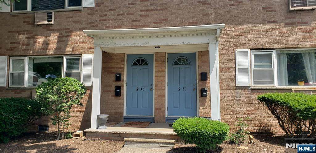 2-31 Virginia - Photo 1