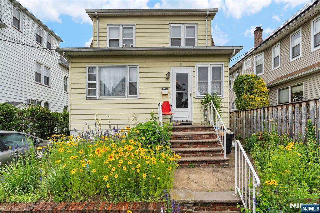 17 Bond Street - Photo 1