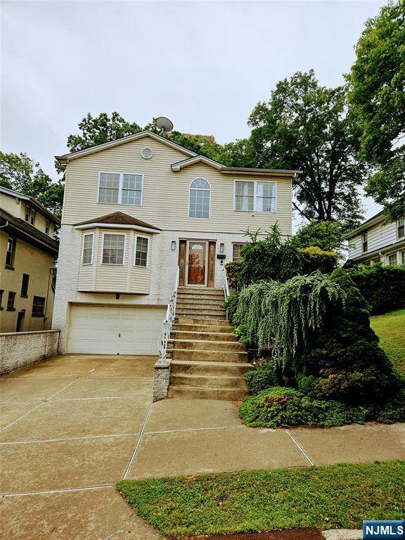 30-32 Custer - Photo 1