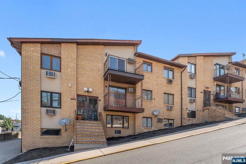 1616 74th - Photo 1