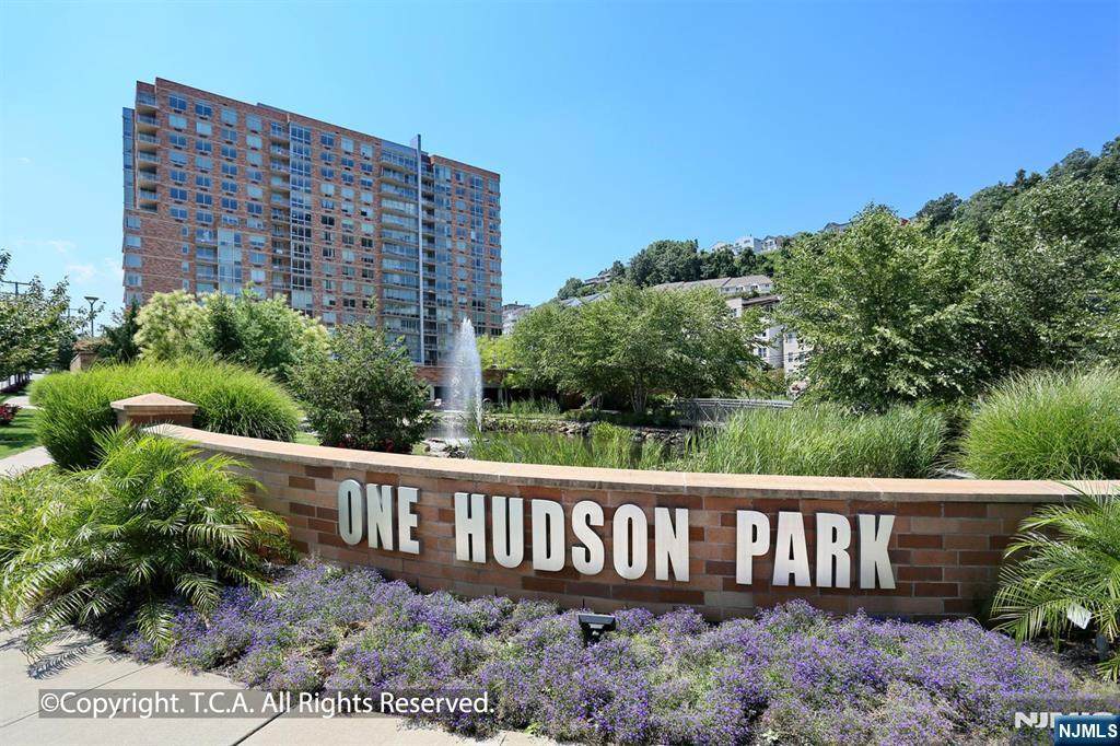 301 Hudson - Photo 1